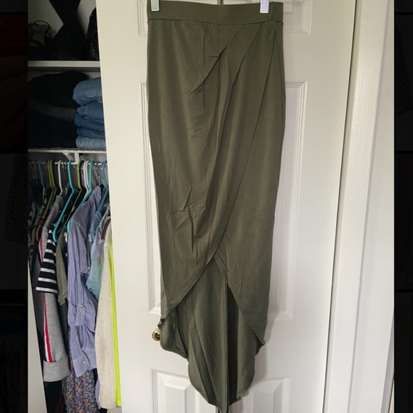 Bebe slit skirt! Midi length - Picture 1 of 4